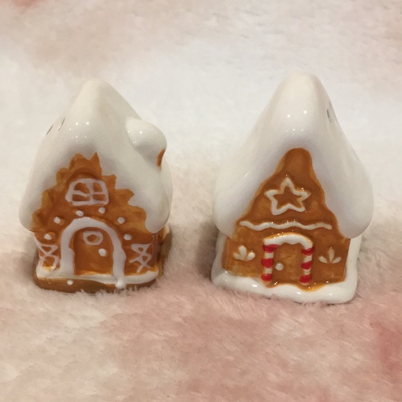 Ceramic Christmas Gingerbread House Mini Salt & Pepper Shaker Set of Two NWOT - Picture 3 of 10